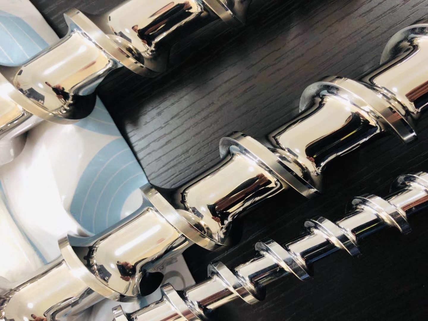 Read more about the article Essential for Modified Plastic Production: Detailed Explanation and Application Guide of Four Screw Cleaning Methods